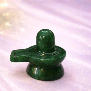 Green Jade (Marakatha) Shiva lingam (15 to 30 gr)